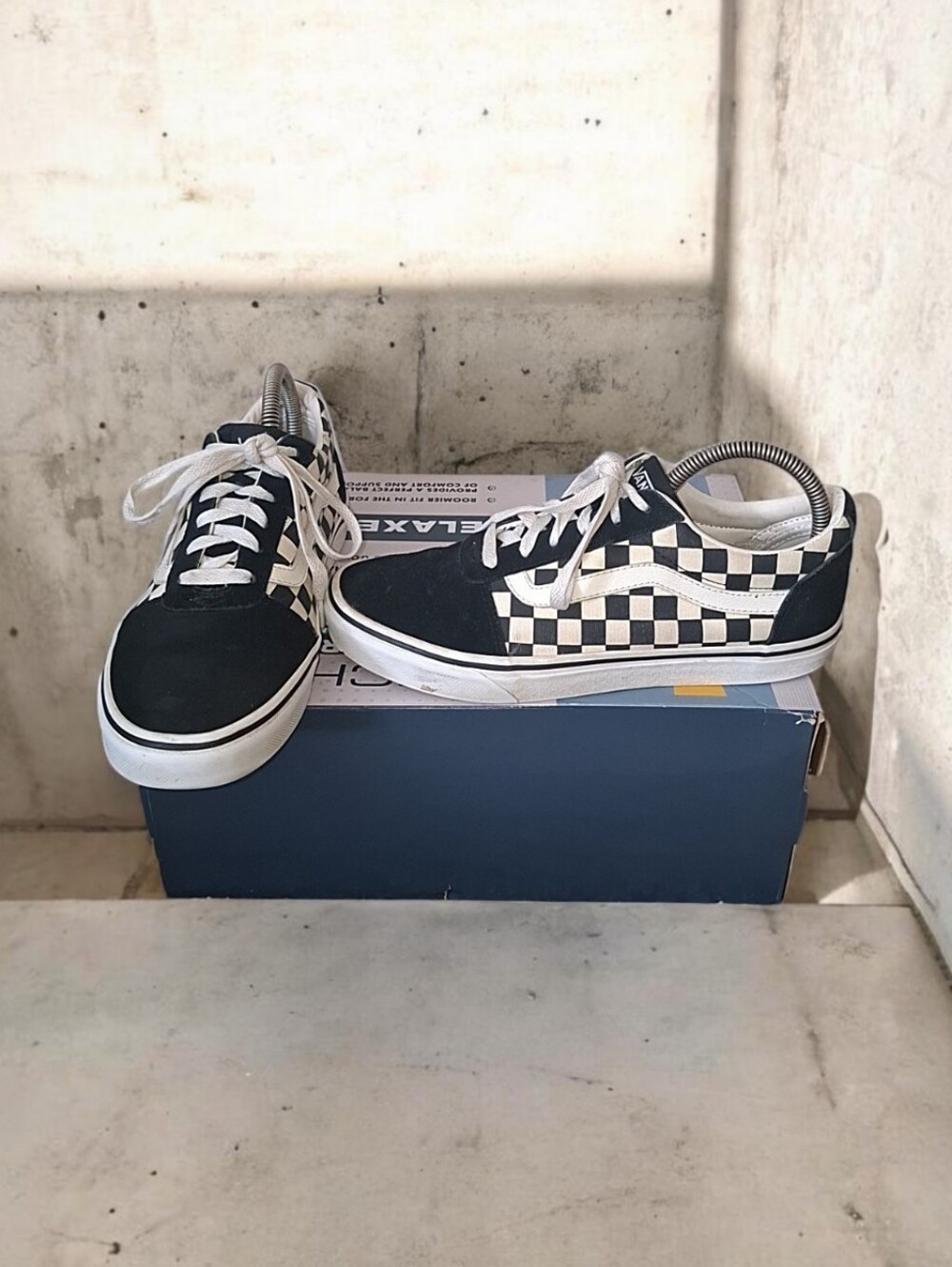 VANS Old Skool Black/White Checkerboard Low Top Lace Up Sneakers Women's 8.5